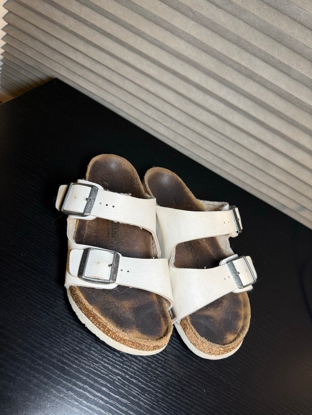 Birkenstock Arizona White Birko-Flor Sandals EU 34 US 3 Narrow Youth Slides